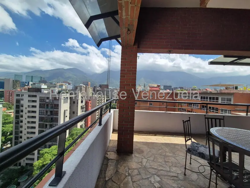 Apartamento (Duplex) en Venta en El Rosal, Distrito Metropolitano - 38