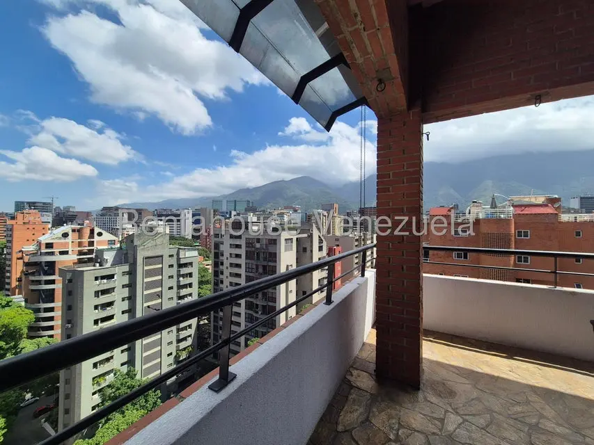 Apartamento (Duplex) en Venta en El Rosal, Distrito Metropolitano - 39