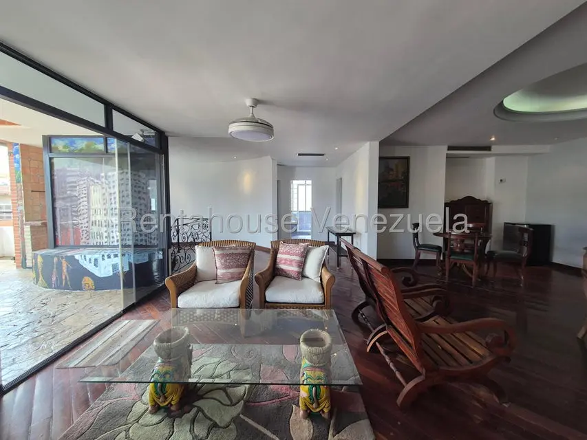 Apartamento (Duplex) en Venta en El Rosal, Distrito Metropolitano - 40