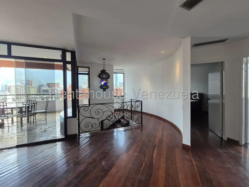 Apartamento (Duplex) en Venta en El Rosal, Distrito Metropolitano - 44