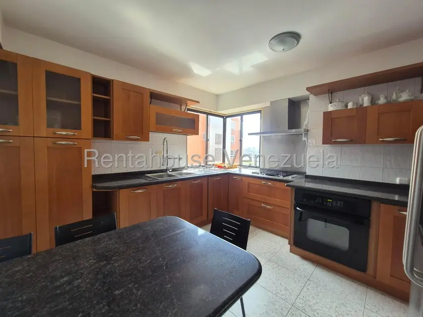 Apartamento (Duplex) en Venta en El Rosal, Distrito Metropolitano - 9