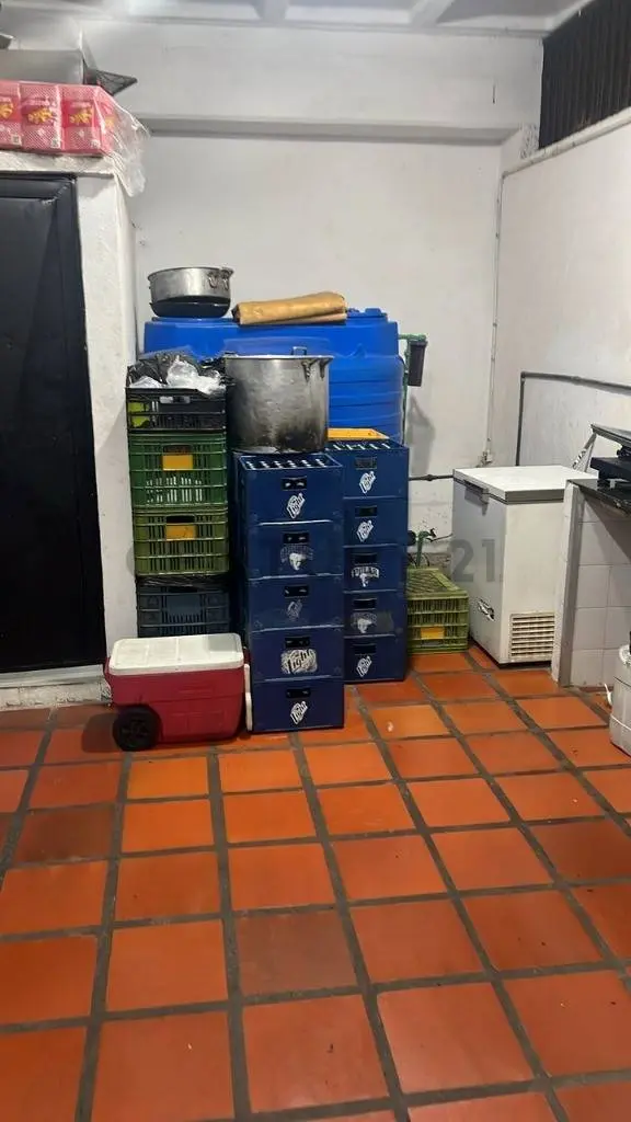 Excelente local de 150 mts2 en venta en el Centro Comercial Refugio. - 13