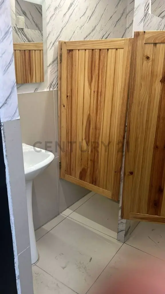 Excelente local de 150 mts2 en venta en el Centro Comercial Refugio. - 17