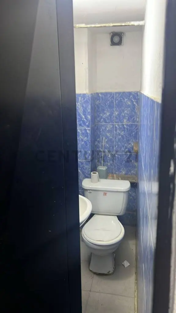 Excelente local de 150 mts2 en venta en el Centro Comercial Refugio. - 18