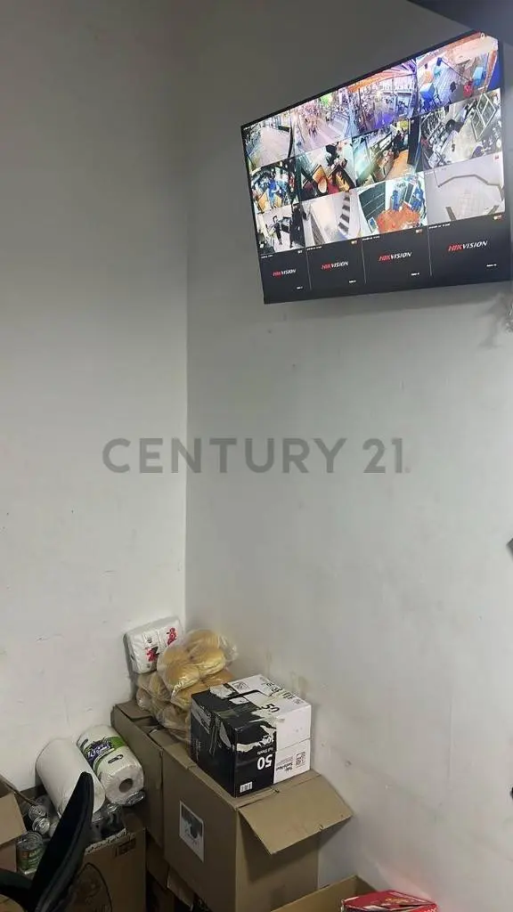 Excelente local de 150 mts2 en venta en el Centro Comercial Refugio. - 8