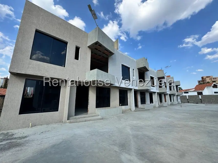 Casa (Multipes Niveles) en Venta en El Pedregal, Lara - 2