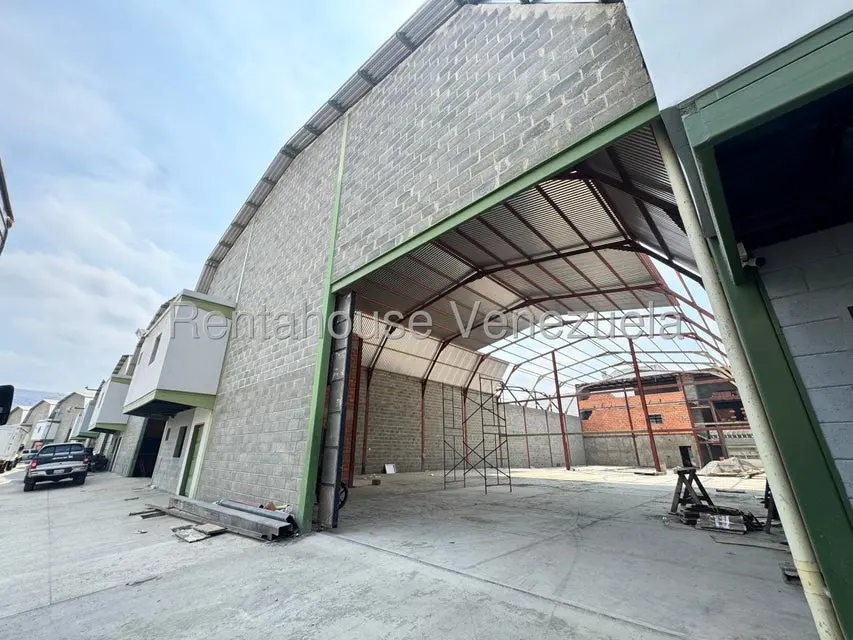 Comercial (Galpon - Deposito) en Venta en Zona Industrial 2, Lara - 2