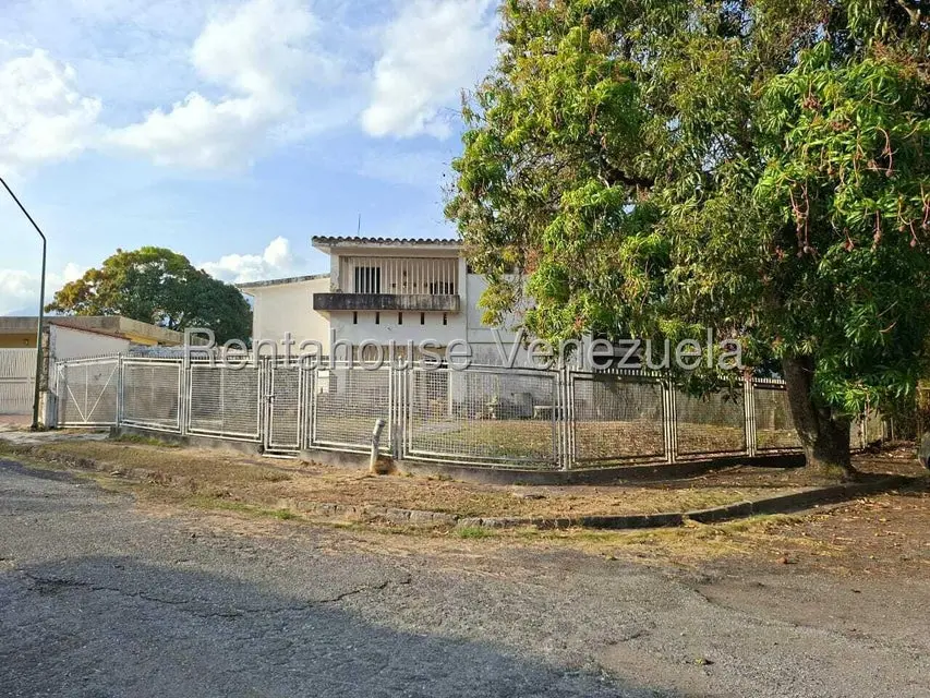 Casa (Duplex) en Venta en Macaracuay, Distrito Metropolitano - 4