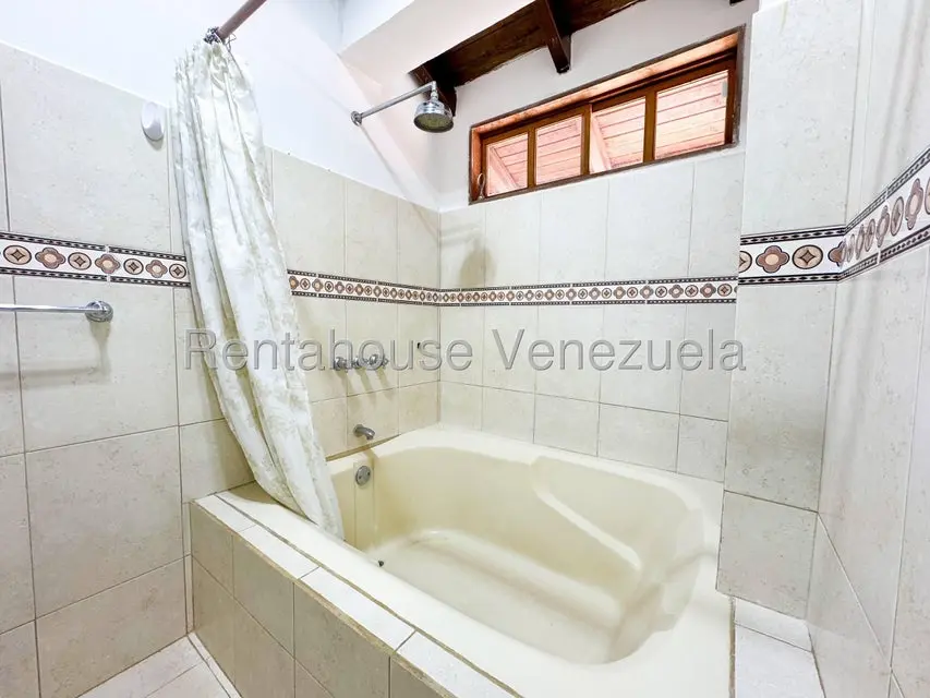 Casa (Duplex) en Venta en El Hatillo, Distrito Metropolitano - 56