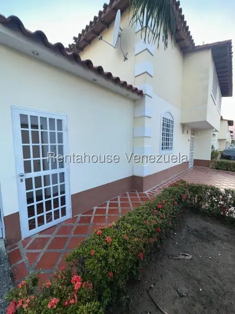 Casa (Duplex) en Venta en Villas de Buenaventura, Miranda - 3