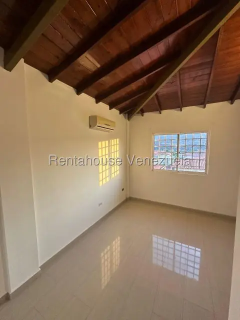 Casa (Duplex) en Venta en Villas de Buenaventura, Miranda - 22
