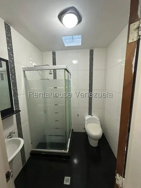 Casa (Duplex) en Venta en Villas de Buenaventura, Miranda - 27