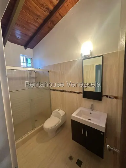 Casa (Duplex) en Venta en Villas de Buenaventura, Miranda - 28