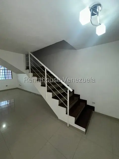 Casa (Duplex) en Venta en Villas de Buenaventura, Miranda - 32