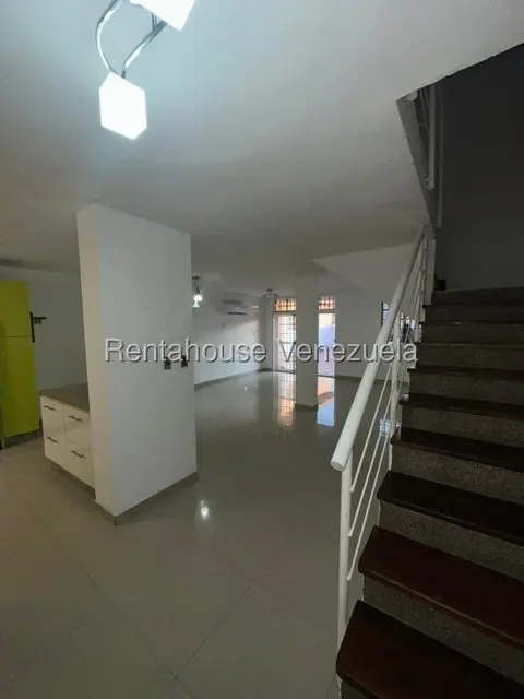 Casa (Duplex) en Venta en Villas de Buenaventura, Miranda - 8