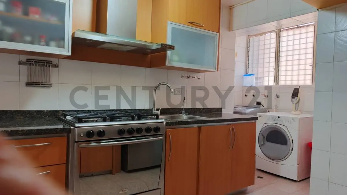 URB. EL MARQUES, APARTAMENTO EN VENTA, CARACAS Edo. Miranda - 5