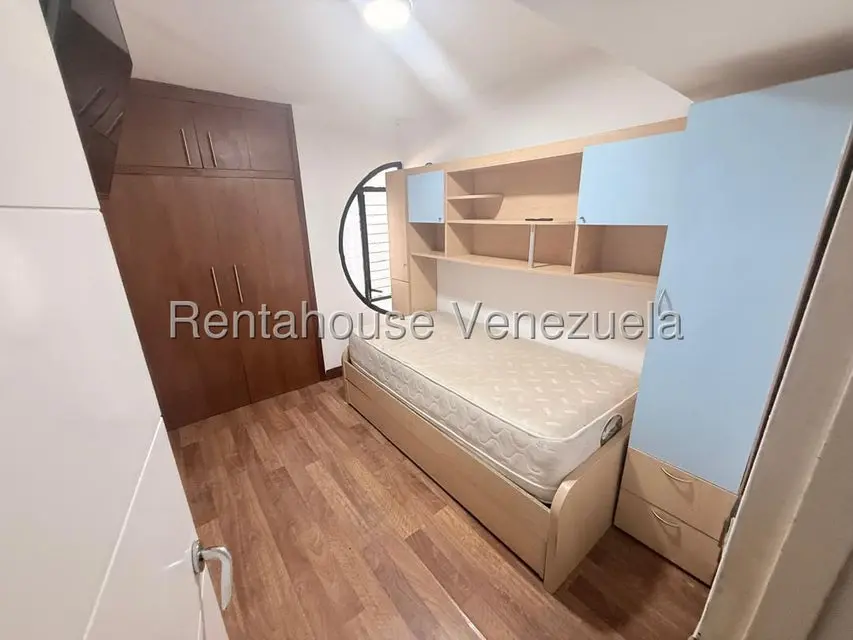 Apartamento (1 Nivel) en Alquiler en Playa Grande, Vargas - 12