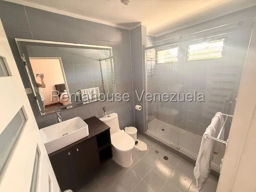 Apartamento (1 Nivel) en Alquiler en Playa Grande, Vargas - 17