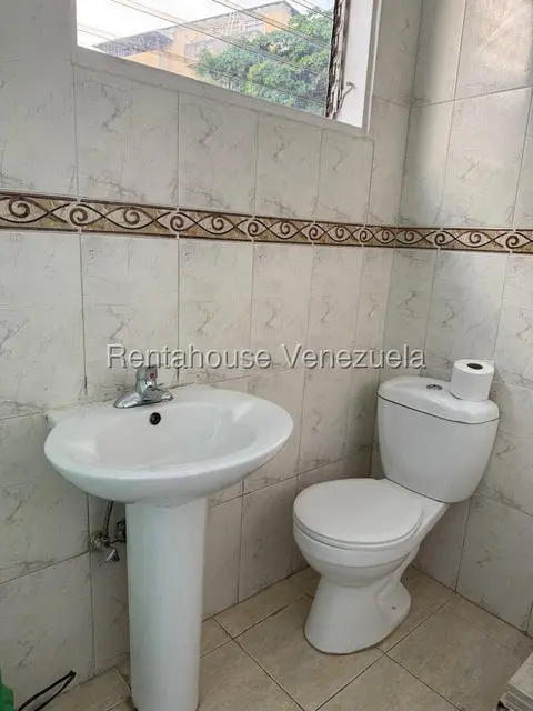 Apartamento (1 Nivel) en Alquiler en El Marques, Distrito Metropolitano - 2