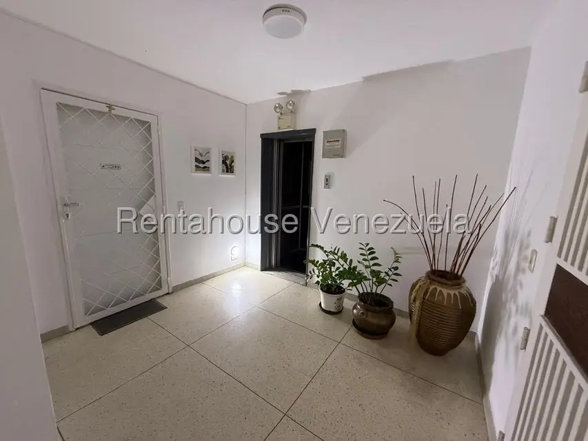 Apartamento (1 Nivel) en Alquiler en El Marques, Distrito Metropolitano - 13