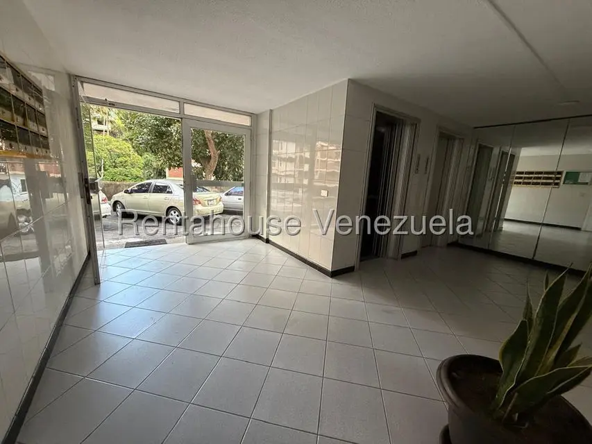 Apartamento (1 Nivel) en Alquiler en El Marques, Distrito Metropolitano - 14