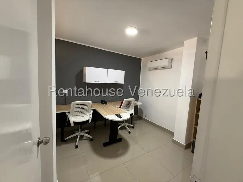 Apartamento (1 Nivel) en Alquiler en El Marques, Distrito Metropolitano - 17