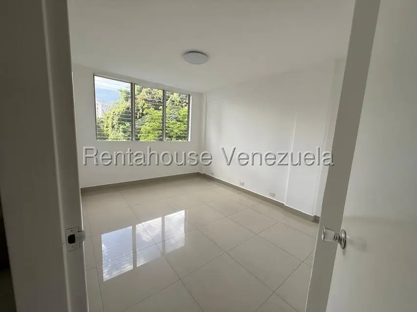 Apartamento (1 Nivel) en Alquiler en El Marques, Distrito Metropolitano - 20
