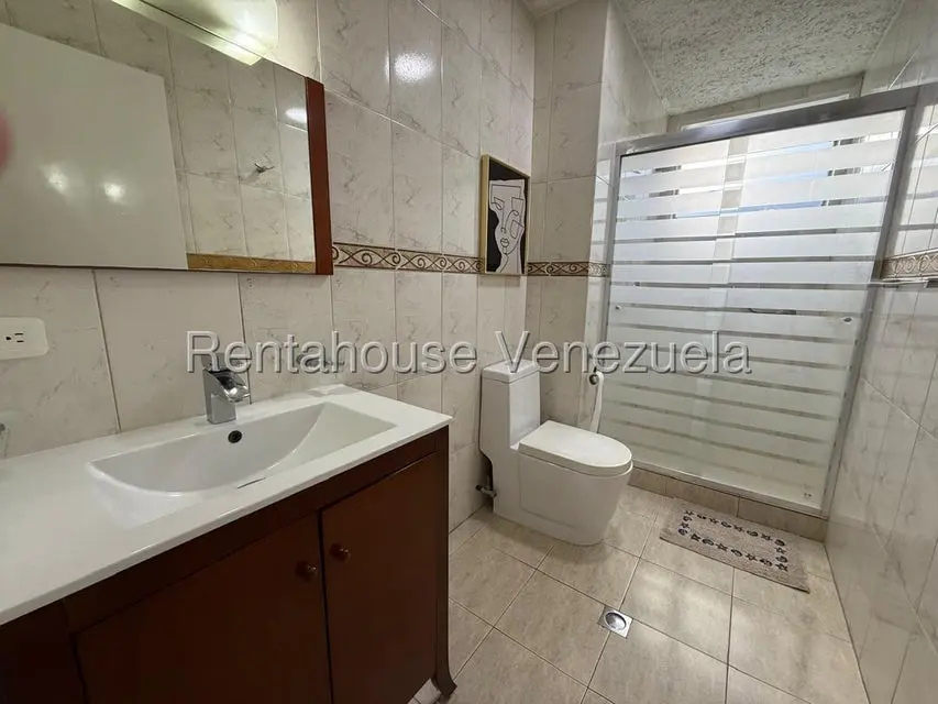 Apartamento (1 Nivel) en Alquiler en El Marques, Distrito Metropolitano - 3