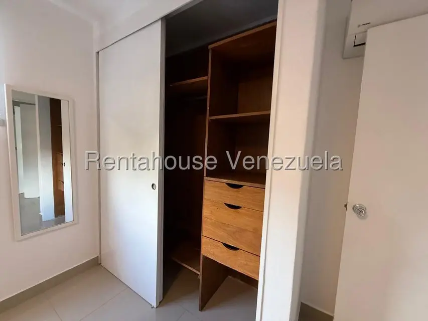 Apartamento (1 Nivel) en Alquiler en El Marques, Distrito Metropolitano - 6