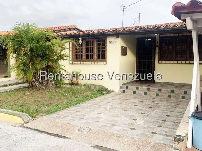 Casa (1 Nivel) en Alquiler en Parroquia Santa Rosa, Lara - 3