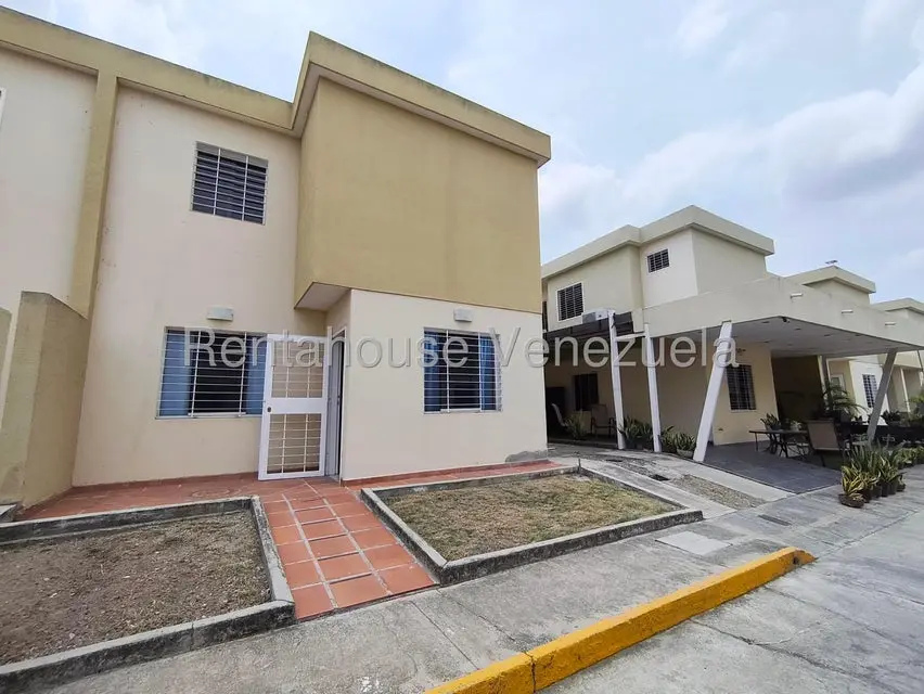 Casa (Duplex) en Alquiler en Trapiche Villas, Lara - 2