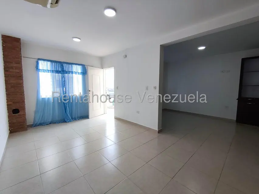 Casa (Duplex) en Alquiler en Trapiche Villas, Lara - 4