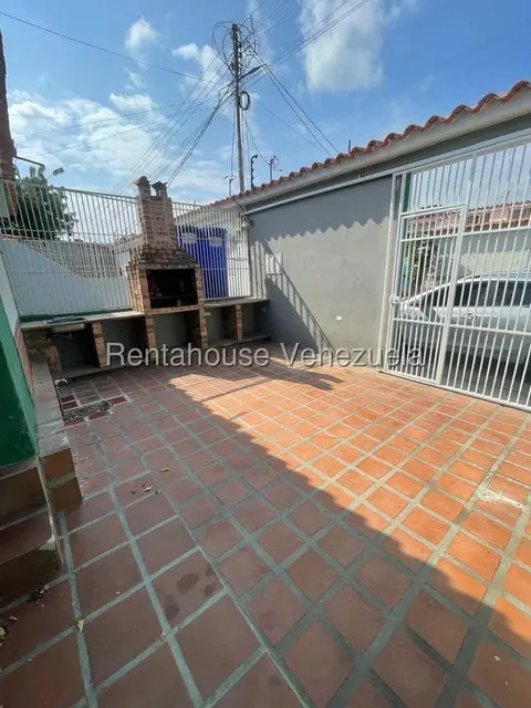 Casa (1 Nivel) en Alquiler en El Amanecer, Lara - 2