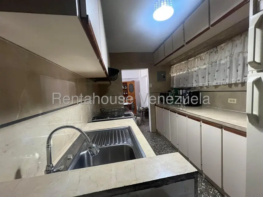Apartamento (1 Nivel) en Venta en Caricuao, Distrito Metropolitano - 9