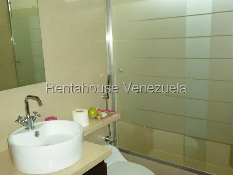 Casa (Multipes Niveles) en Alquiler en Santa Marta, Distrito Metropolitano - 32