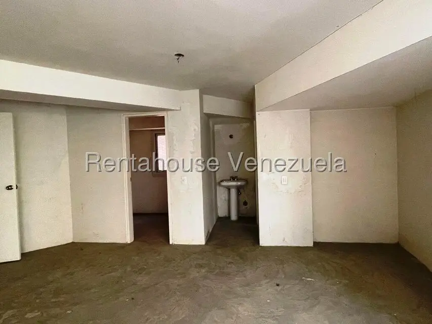 Apartamento (Duplex) en Venta en Los Dos Caminos, Distrito Metropolitano - 16