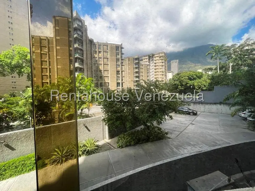 Apartamento (Duplex) en Venta en Los Dos Caminos, Distrito Metropolitano - 20