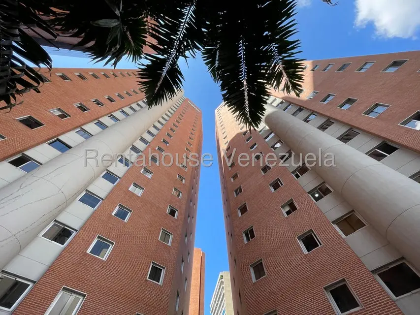 Apartamento (Duplex) en Venta en Los Dos Caminos, Distrito Metropolitano - 21