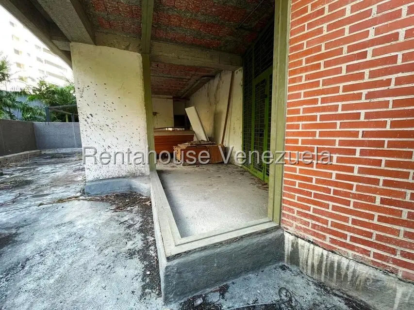 Apartamento (Duplex) en Venta en Los Dos Caminos, Distrito Metropolitano - 4