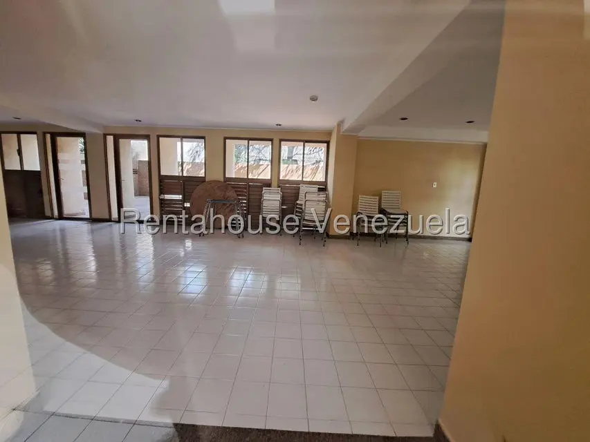 Apartamento (1 Nivel) en Alquiler en Santa Eduvigis, Distrito Metropolitano - 33