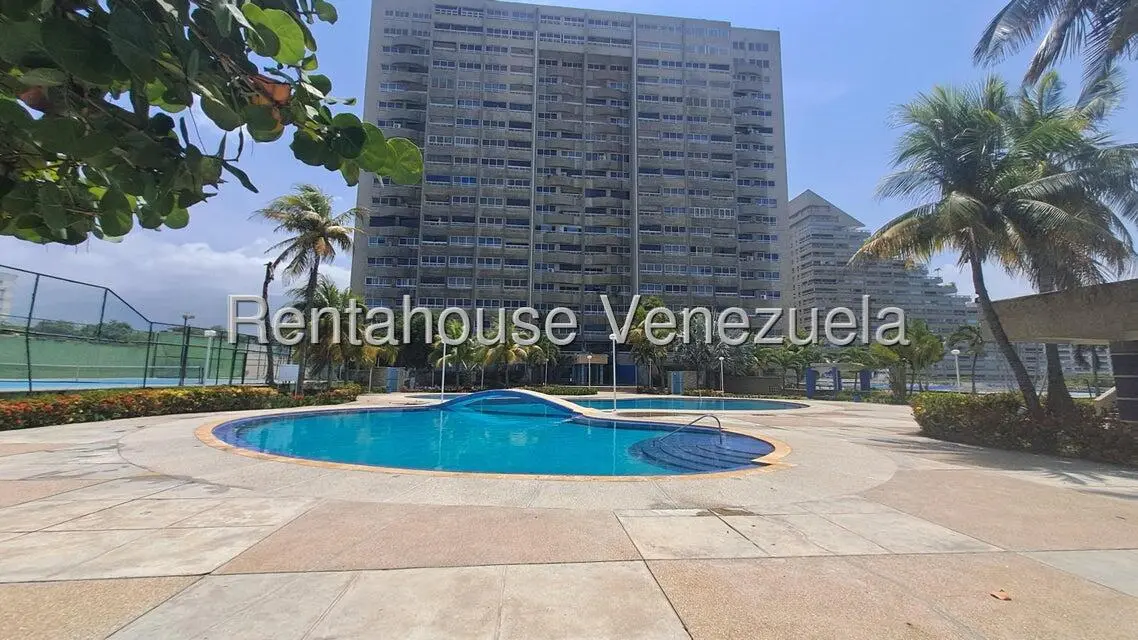 Apartamento (1 Nivel) en Alquiler en Playa Grande, Vargas - 2