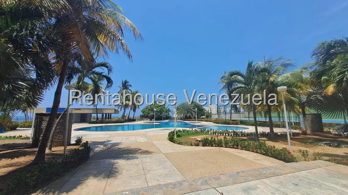 Apartamento (1 Nivel) en Alquiler en Playa Grande, Vargas - 12