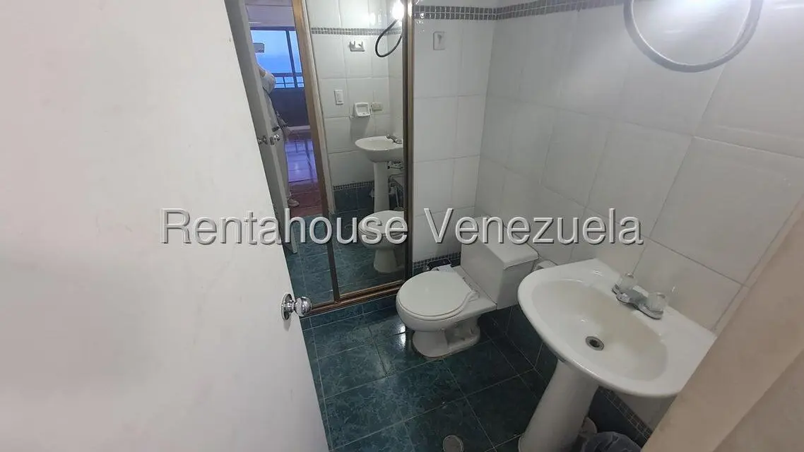 Apartamento (1 Nivel) en Alquiler en Playa Grande, Vargas - 9