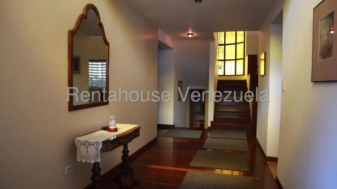 Casa (Multipes Niveles) en Venta en Los Naranjos del Cafetal, Distrito Metropolitano - 2