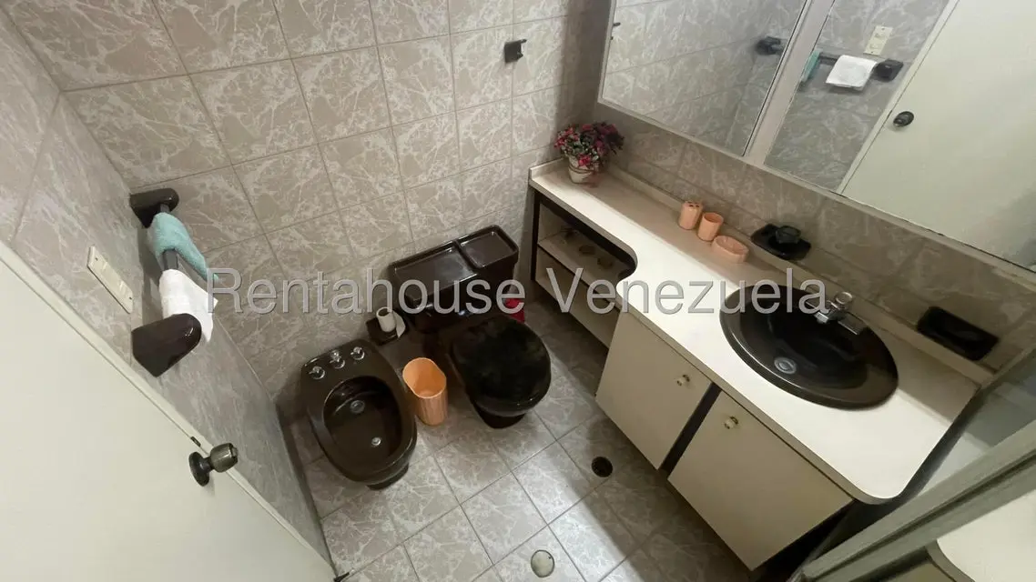 Casa (Multipes Niveles) en Venta en Los Naranjos del Cafetal, Distrito Metropolitano - 13