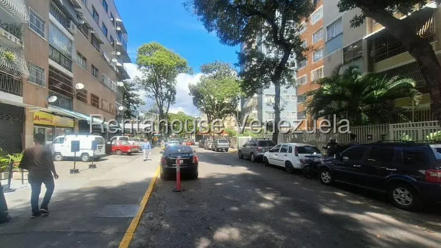 Apartamento (1 Nivel) en Alquiler en Bello Campo, Distrito Metropolitano - 2