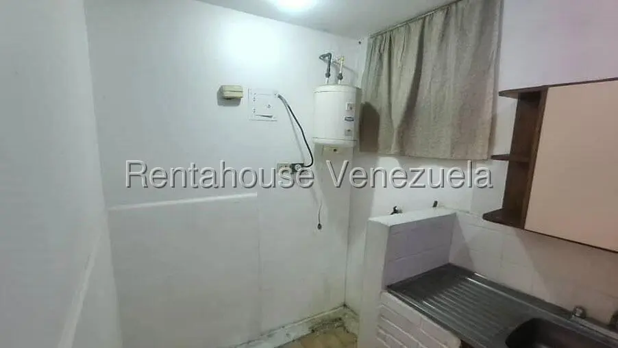 Apartamento (1 Nivel) en Alquiler en Bello Campo, Distrito Metropolitano - 11