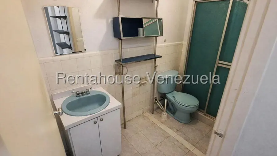 Apartamento (1 Nivel) en Alquiler en Bello Campo, Distrito Metropolitano - 12