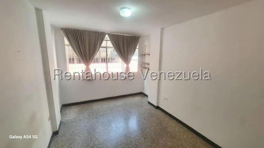 Apartamento (1 Nivel) en Alquiler en Bello Campo, Distrito Metropolitano - 13