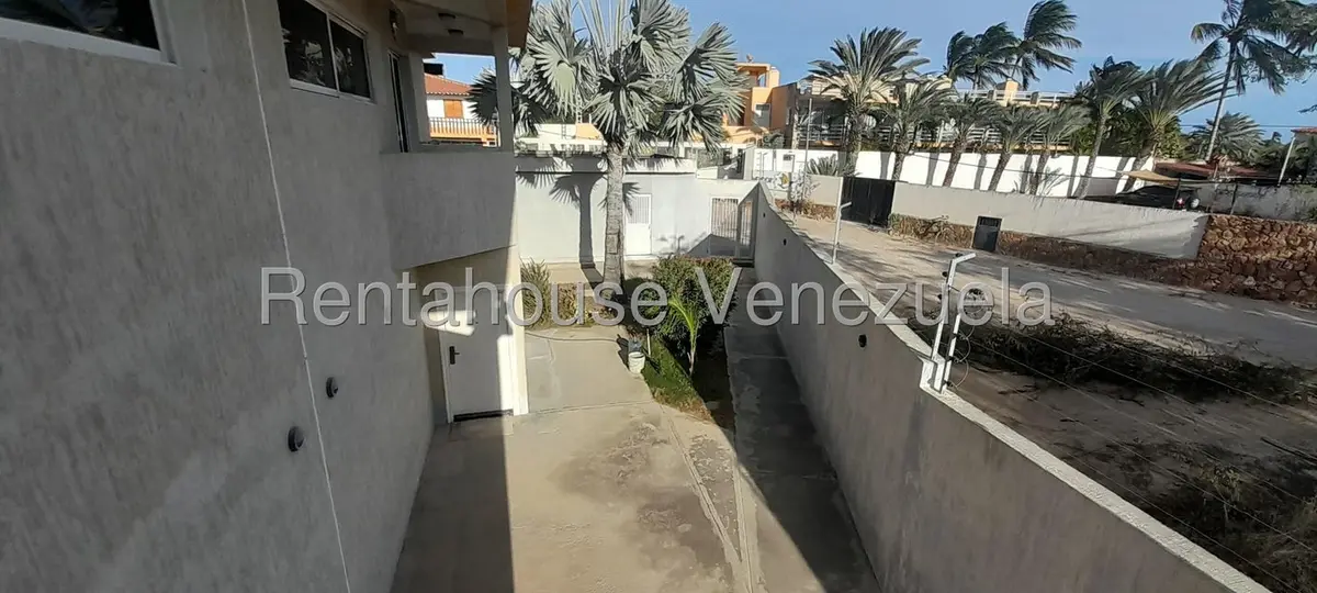 Townhouse (1 Nivel) en Venta en El Yaque, Nueva Esparta - 28